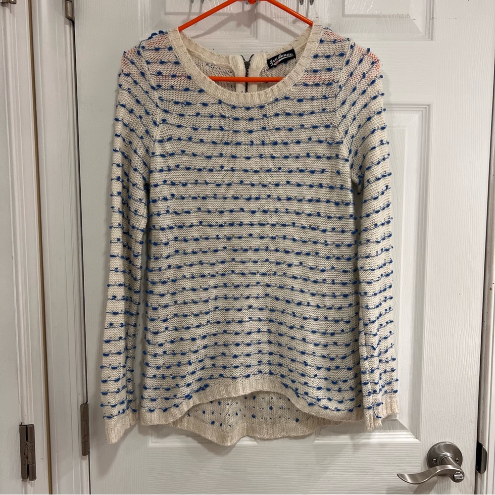 Freshman 1996 Cream‎ and Blue Knit Top